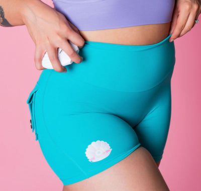 MERMAID AQUA-POCKET SCRUNCH SHORTS -4" INSEAM