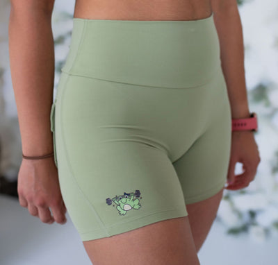 MARDI GRA GREEN-POCKET SCRUNCH SHORTS -4" INSEAM